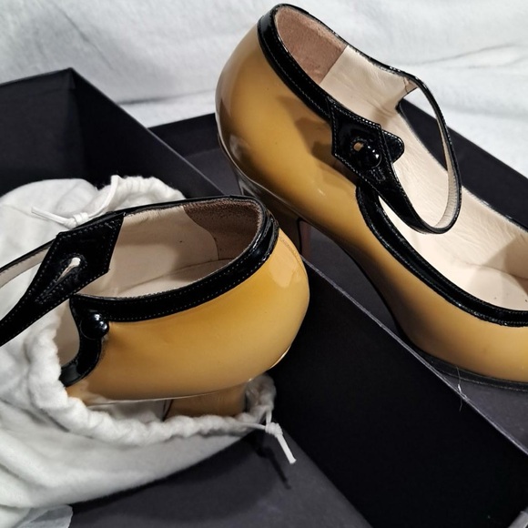 Prada Vernice Bicolor Patent Leather Mary Jane Heels US 9.5-10/ EU 41 - Italy - Picture 8 of 10